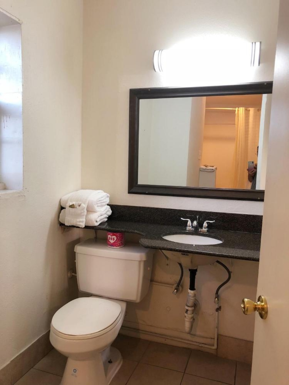 Room image 2